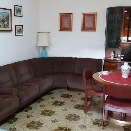 Casa Bianca Da Giusy Guest House บีร์จิเวคคี ภายนอก รูปภาพ