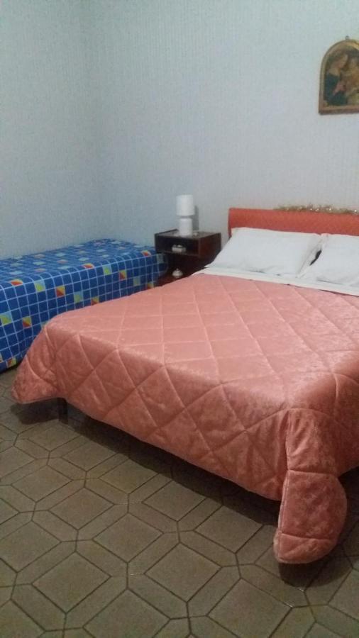 Casa Bianca Da Giusy Guest House บีร์จิเวคคี ภายนอก รูปภาพ