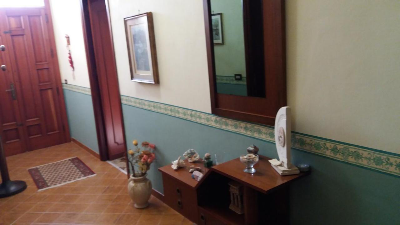 Casa Bianca Da Giusy Guest House บีร์จิเวคคี ภายนอก รูปภาพ