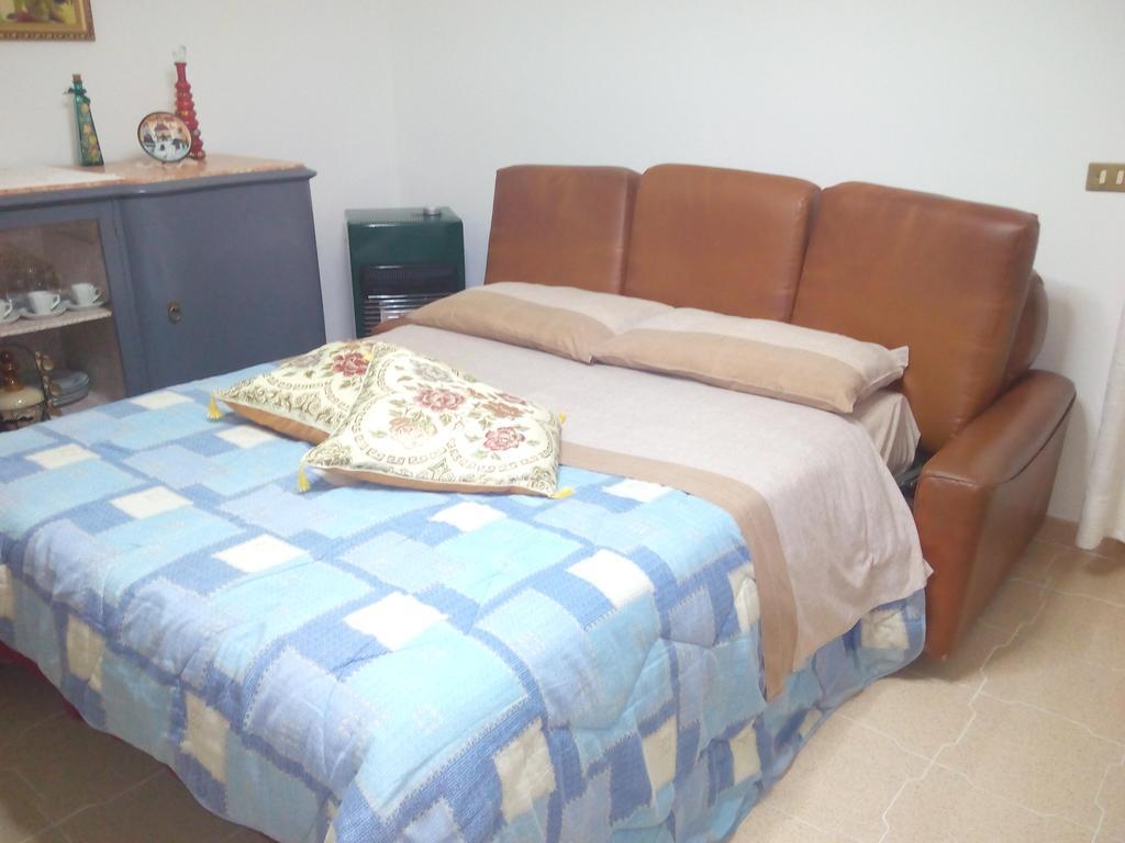 Casa Bianca Da Giusy Guest House บีร์จิเวคคี ภายนอก รูปภาพ