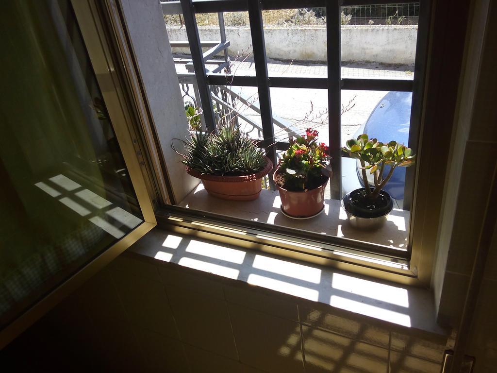 Casa Bianca Da Giusy Guest House บีร์จิเวคคี ภายนอก รูปภาพ