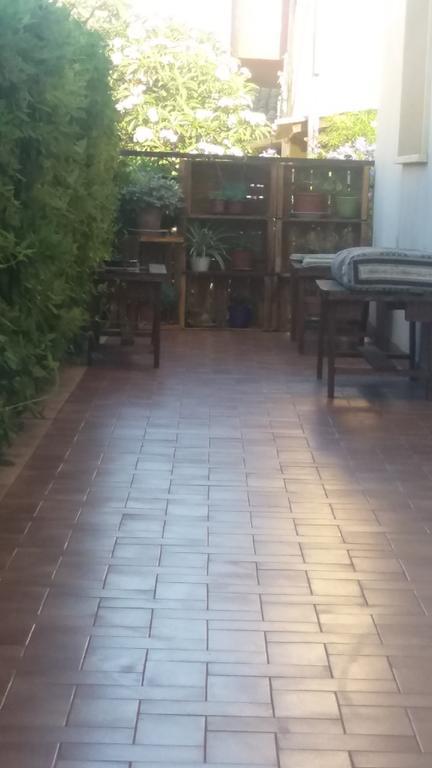 Casa Bianca Da Giusy Guest House บีร์จิเวคคี ภายนอก รูปภาพ